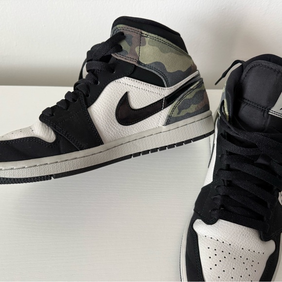 Air Jordan Sneakers Black White Camo - Picture 6 of 11